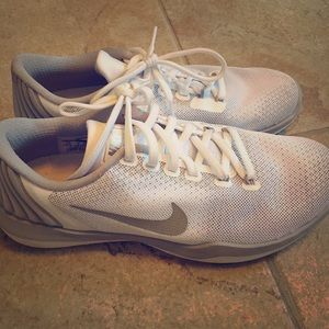 Woman's Nike 7 1/2 Sneakers